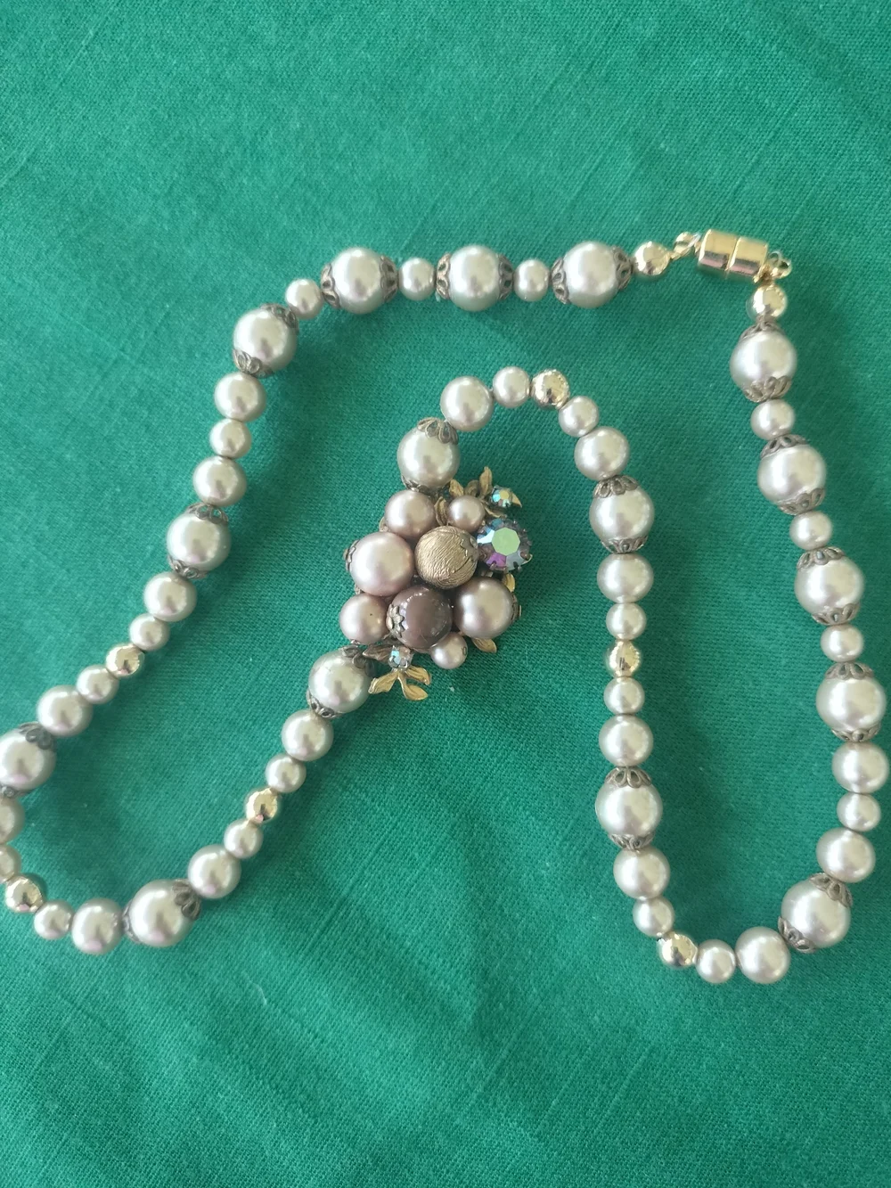 N/A elegant pearl